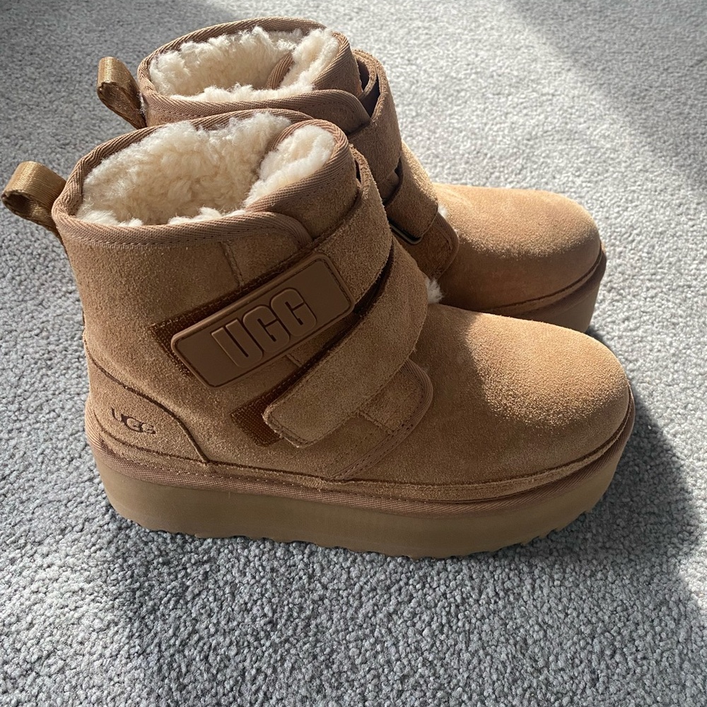 UGG Women's Neumel Platform Boot